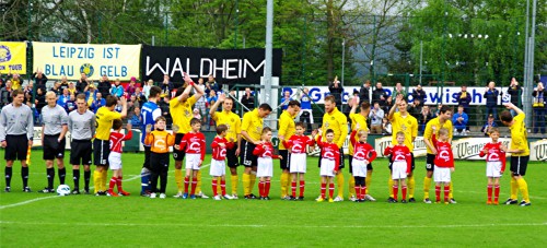 Kleine Männer zu Besuch in der Regionalliga